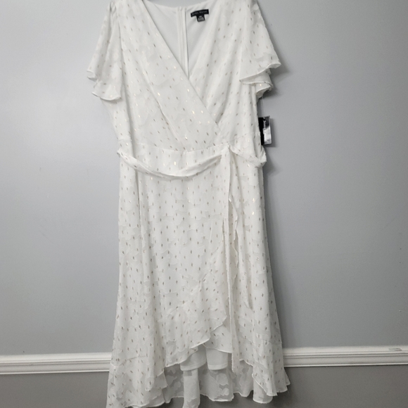 Jessica Howard Dresses Jessica Howard White And Gold Floral Print